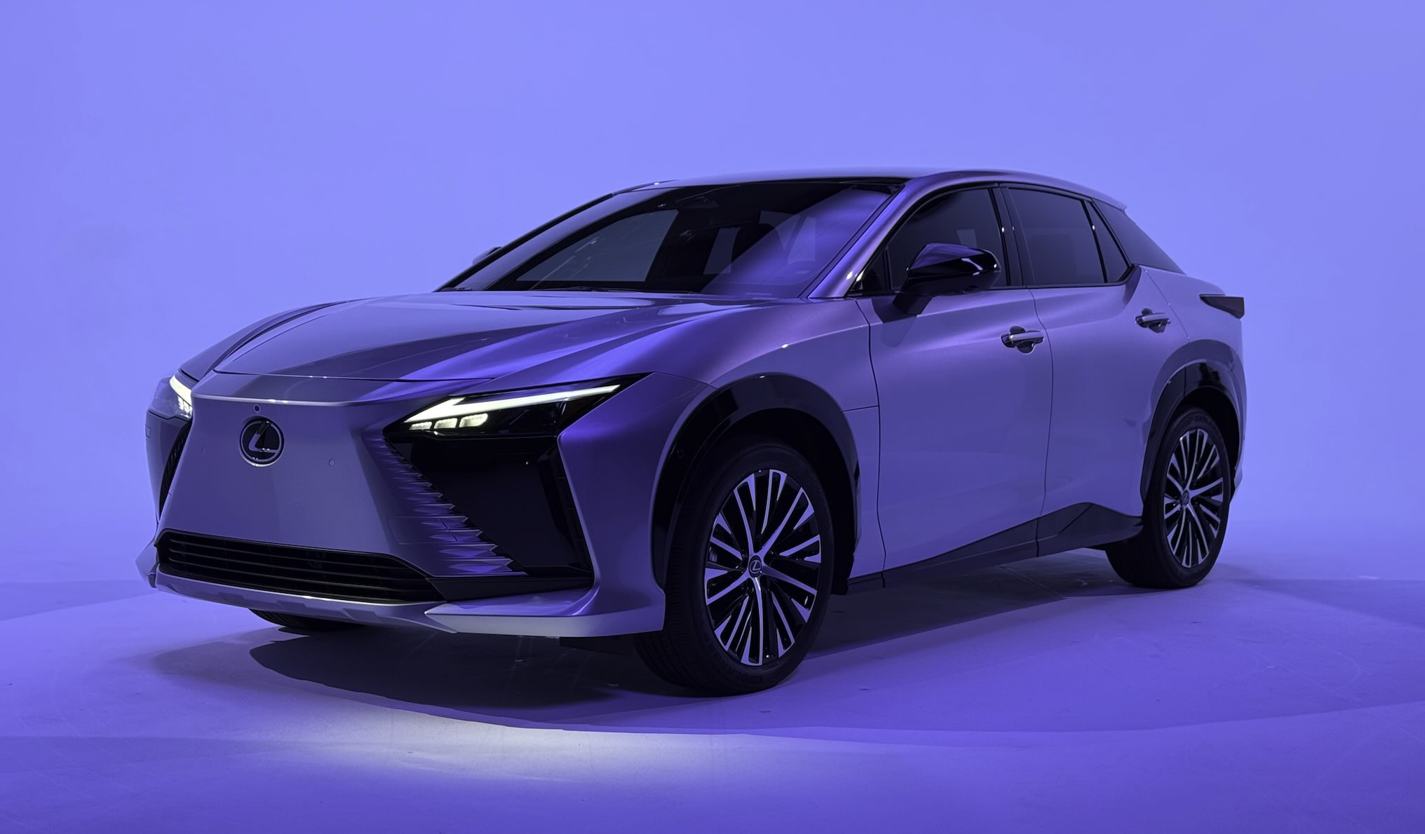Lexus_Blue